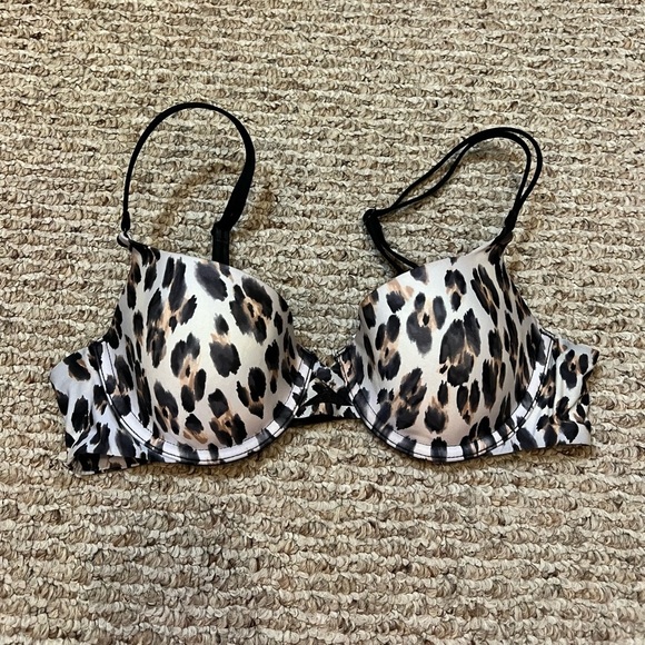 Victoria’s Secret Demi Bra - Picture 1 of 5